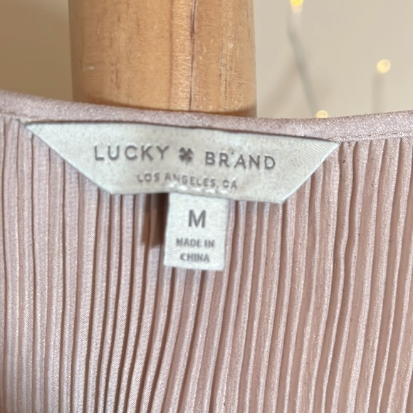 💙Lucky Brand M Dusty pale pink flowy blouse,pleated,balloon sleeves,ties at neck - Picture 4 of 7
